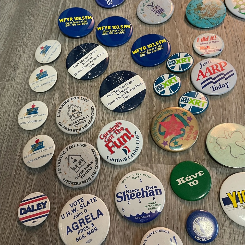 Vintage pin button bundle - Picture 4 of 7